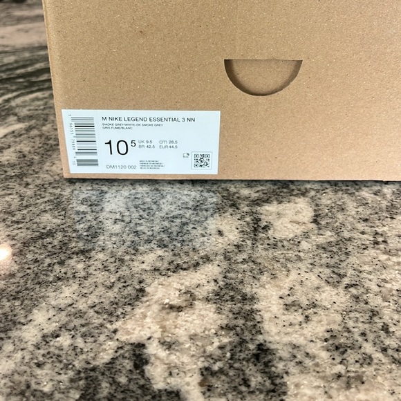 Men’s Nike legend shoes size 10.5 - Picture 3 of 3
